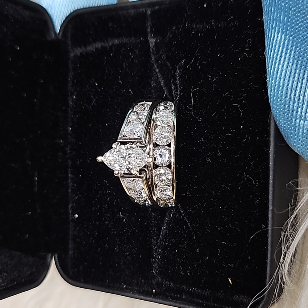 Ladies marquee and round brilliant diamond wedding set in 14kt white gold